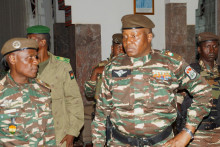 Veliteľ nigerskej prezidentskej gardy generál Abdourahamane Tiani sa nechal vyhlásiť novou hlavou štátu. FOTO: Reuters
