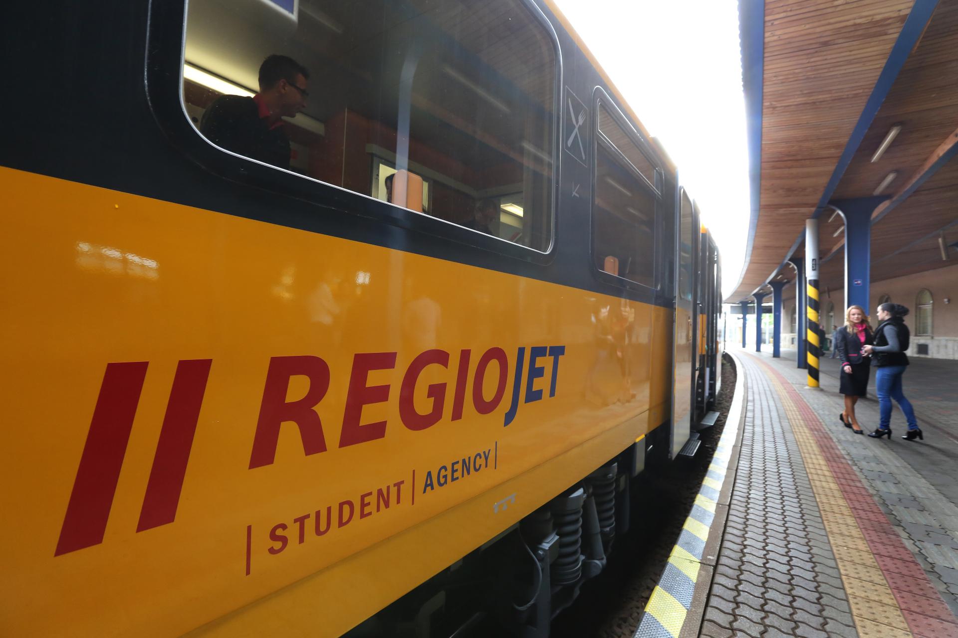 Spor o vlaky zo Slovenska do Česka: RegioJet tvrdí, že na stavbách ŽSR vidieť minimálne pracovné nasadenie