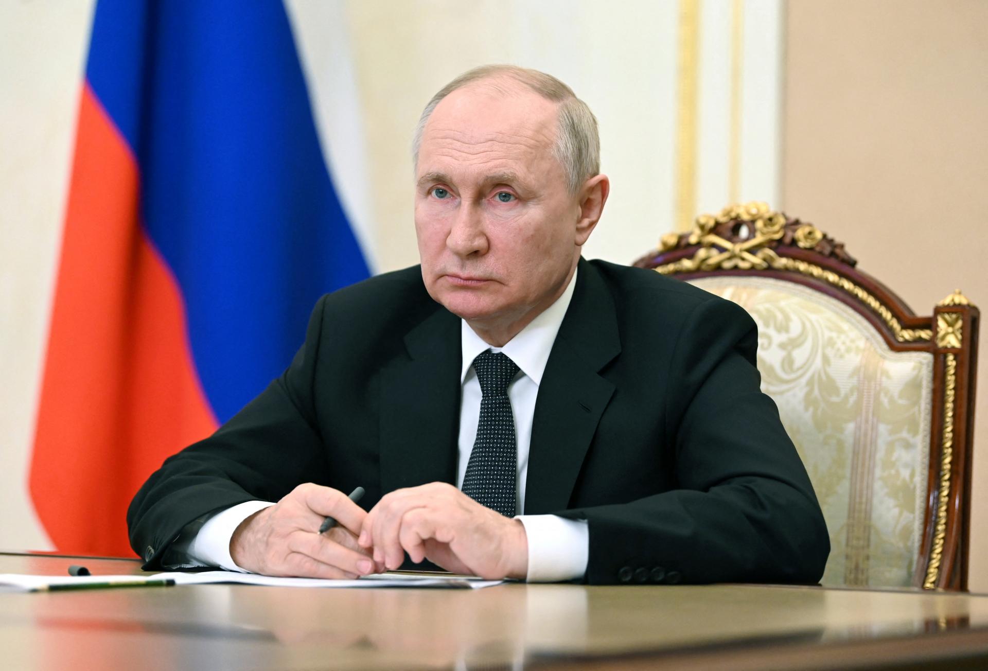 Putin podpísal zákon zvyšujúci hornú vekovú hranicu pre službu v armáde, záložníkov bude viac