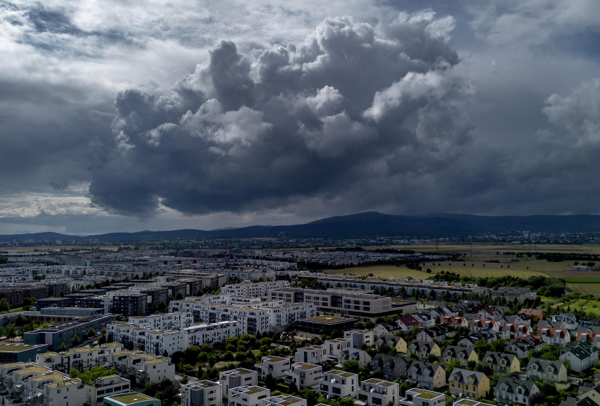 Die Deutschen fürchten die Folgen extremer Wetterbedingungen und kritisieren die Regierung