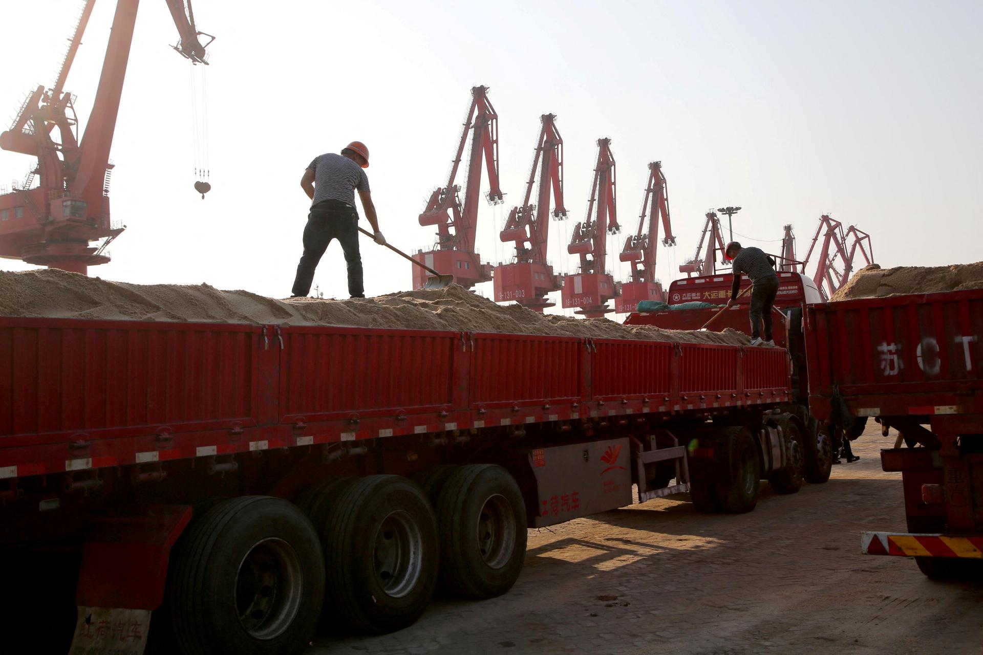 Analytici očakávajú za júl najvýraznejší pokles čínskeho vývozu za vyše tri roky