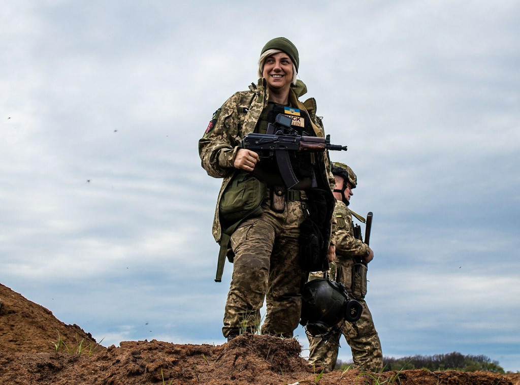 Z prvej vojnovej transrodovej reportérky je hovorkyňa ukrajinskej armády.