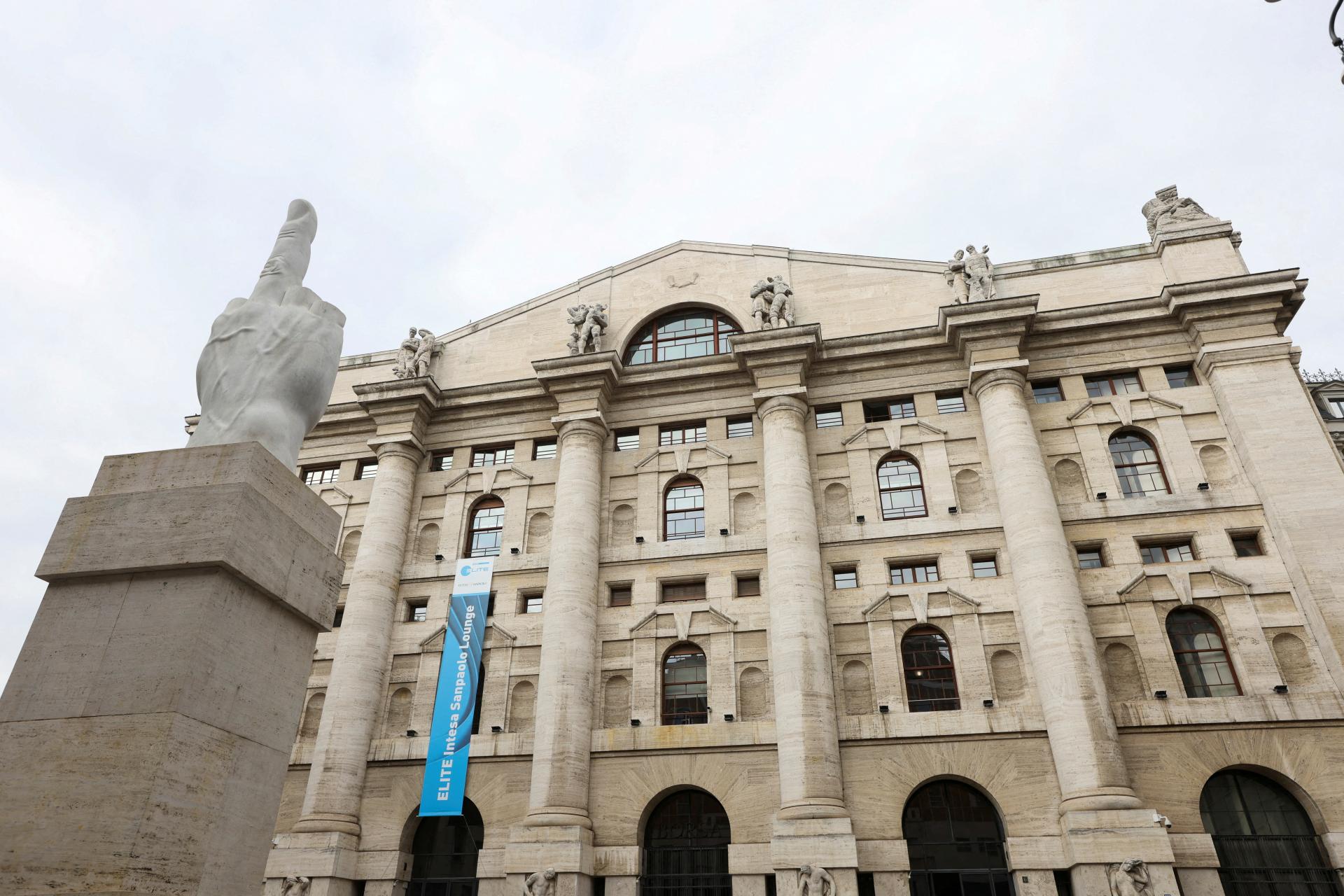 Taliansko stanovilo strop pre mimoriadnu bankovú daň zo ziskov na úrovni 0,1 percenta
