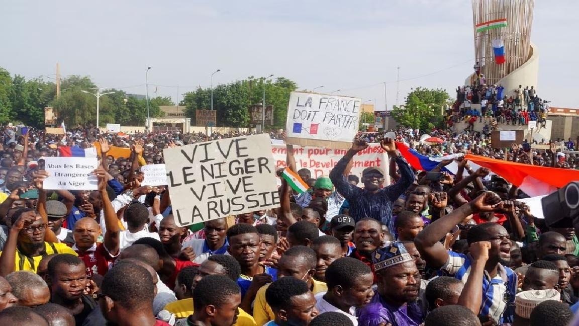Západoafrickí lídri začali rokovať o Nigeri, šéf bloku dáva prednosť diplomacii