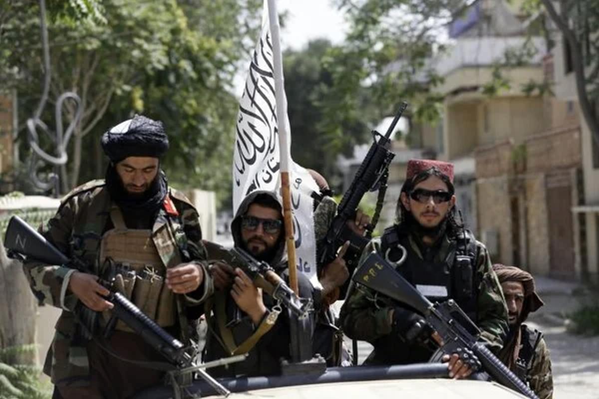 Pri útoku prišlo o život viac než 20 sýrskych vojakov, podozrievajú Islamský štát