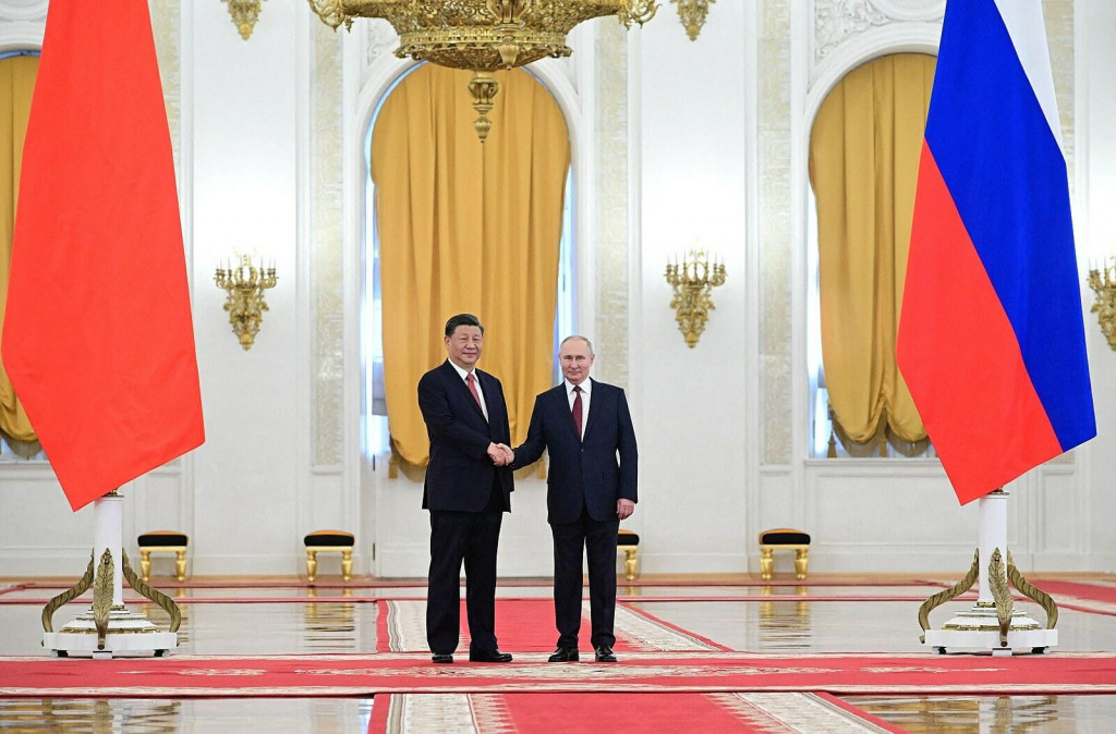 Ruský prezident Vladimír Putin sa v Kremli stretol so svojím čínskym náprotivkom Si Ťin-pchingom. FOTO: Reuters