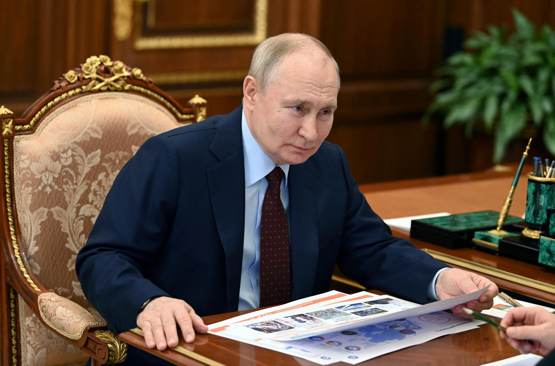 Putin žiada mierové riešenie v Nigeri, Hospodárske spoločenstvo západoafrických štátov zasadne koncom týždňa