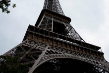 Eiffelova  veža v Paríži. FOTO: Reuters