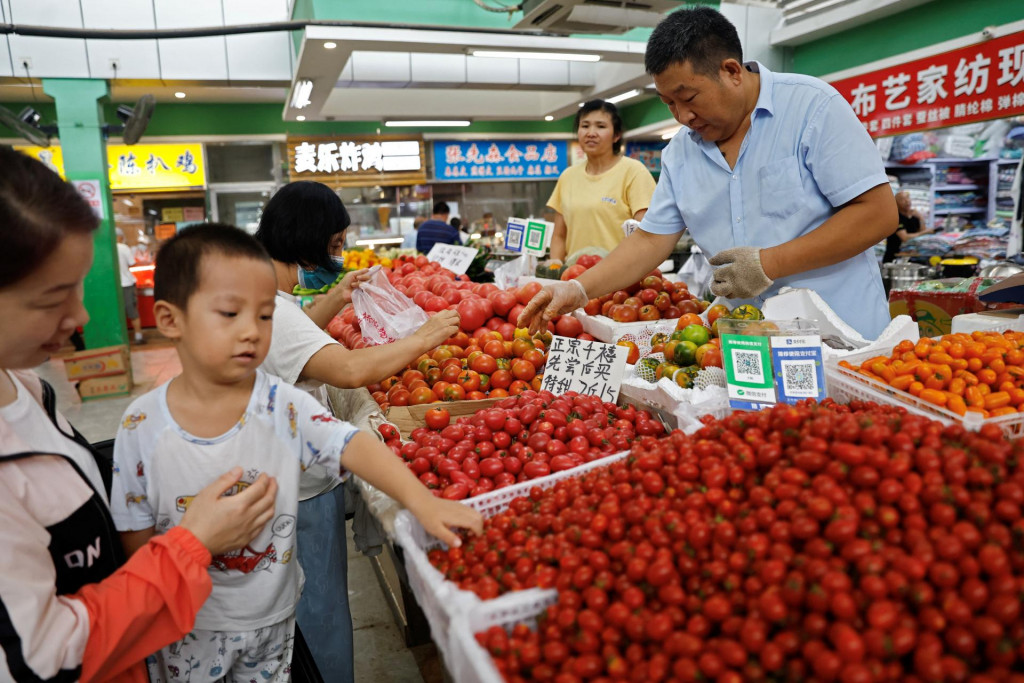 Čínska centrálna banka chce podporiť ekonomiku v krajine. FOTO: Reuters