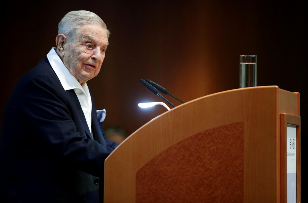 George Soros v júni oznámil, že svoje finančné impérium odovzdá svojmu synovi Alexandrovi. FOTO: Reuters