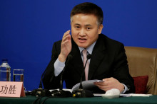 Pan Gongsheng, guvernér Čínskek centrálnej banky. FOTO: REUTERS