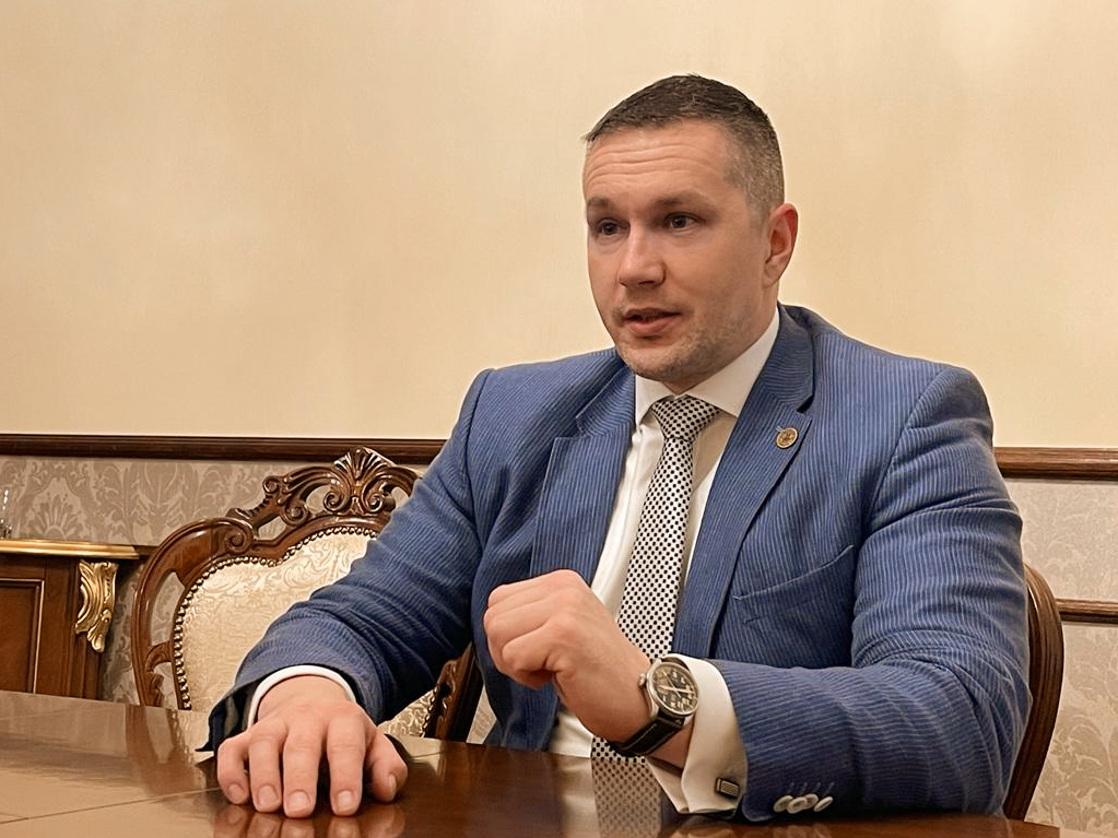 Šéfa SIS Michala Aláča údajne zadržala polícia, mal mariť vyšetrovaniu korupčných káuz