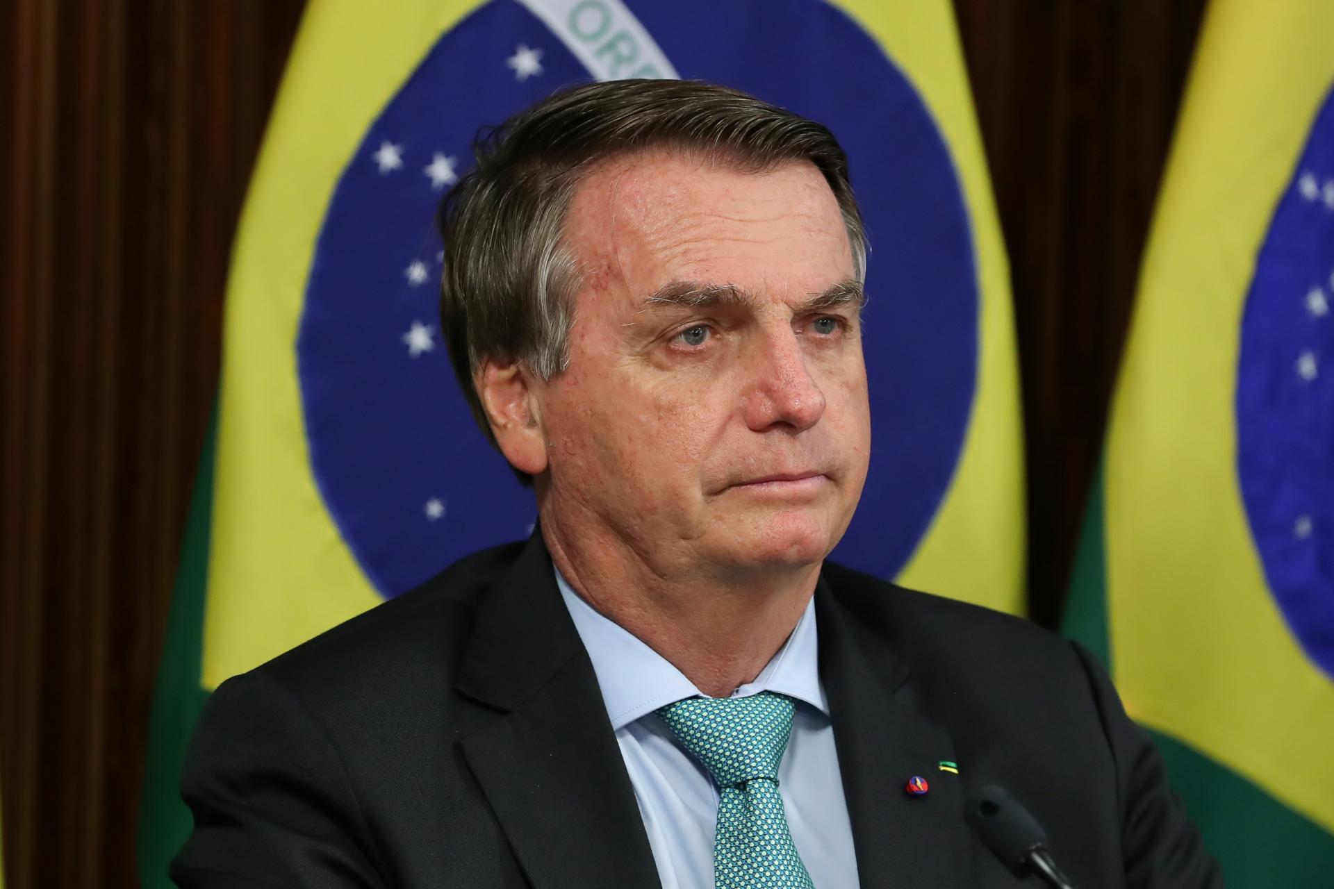Brazílska polícia preverí Bolsonarove bankové účty, po odchode z funkcie si mal nechať a predávať drahé dary