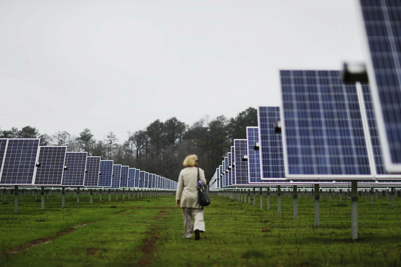 Соединенные Штаты введут тарифы против производителей солнечных батарей, поддерживаемых китайскими фирмами