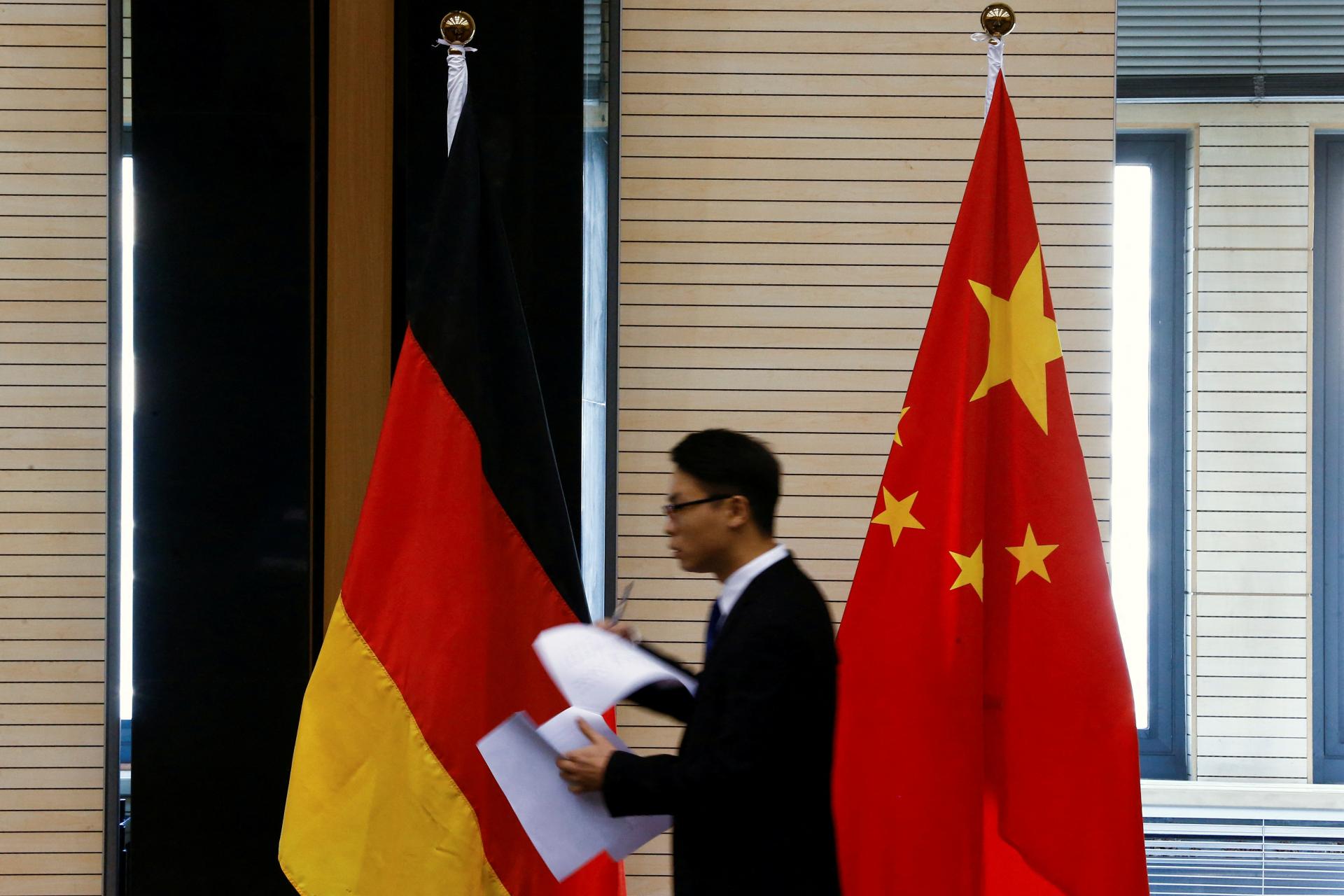 Objem vládnych záruk pre nemecké investície v Číne sa prudko prepadol. Berlín sa bojí ohrozenia