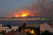 Lesný požiar v tureckej provincii Čanakkale. FOTO: Reuters