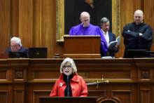 Republikánska senátorka za štát Južná Karolína Katrina Frye Shealyová rokuje o šesťtýždňovom zákaze potratov v štátnom zákonodarnom zbore v Columbii v Južnej Karolíne. FOTO: Reuters