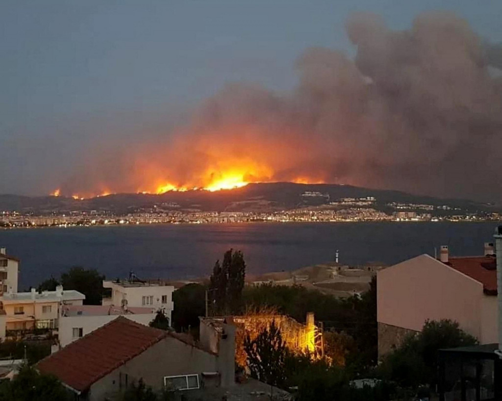 Lesný požiar v tureckej provincii Čanakkale. FOTO: Reuters