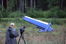 Trosky ruského lietadla, na ktorého palube bol údajne aj šéf wagnerovcov Jevgenij Prigožin. FOTO: Reuters