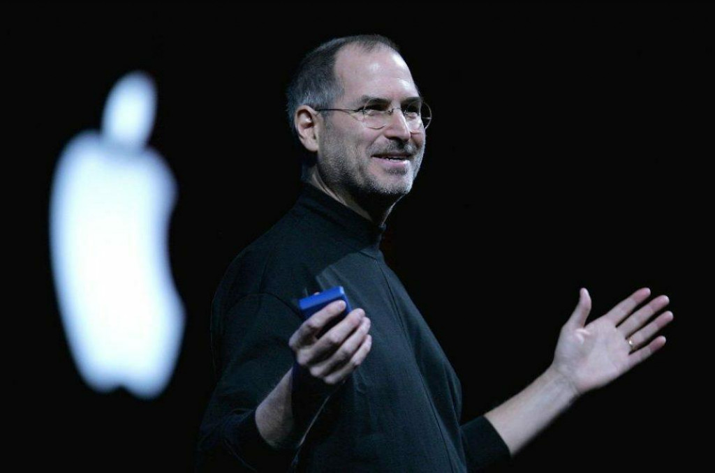 „Vždy som hovoril, že ak niekedy príde deň, keď už nebudem môcť plniť svoje povinnosti a očakávania ako generálny riaditeľ spoločnosti Apple, budem prvý, kto vám to oznámi. Žiaľ, ten deň prišiel,“ napísal Steve Jobs 24. augusta 2011. FOTO: Reuters