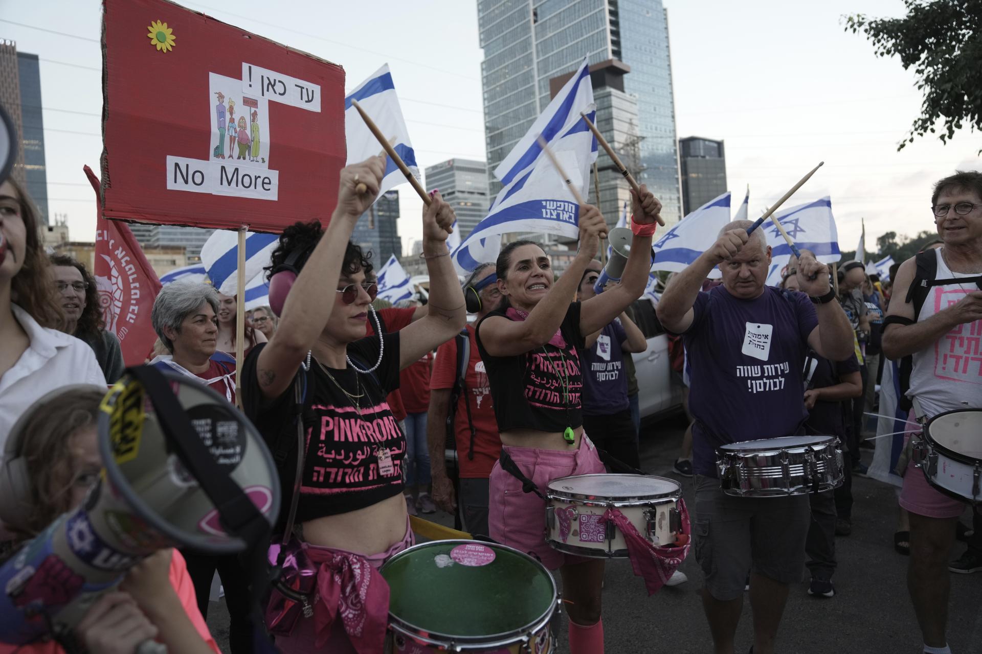 Tisícky žien protestovali proti rodovej segregácii, ktorú presadzuje izraelská nábožensky zameraná vláda