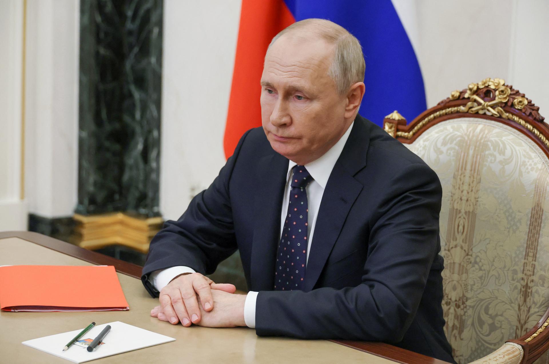 Polovojenské skupiny musia prisahať vernosť Rusku, Putin podpísal nový dekrét