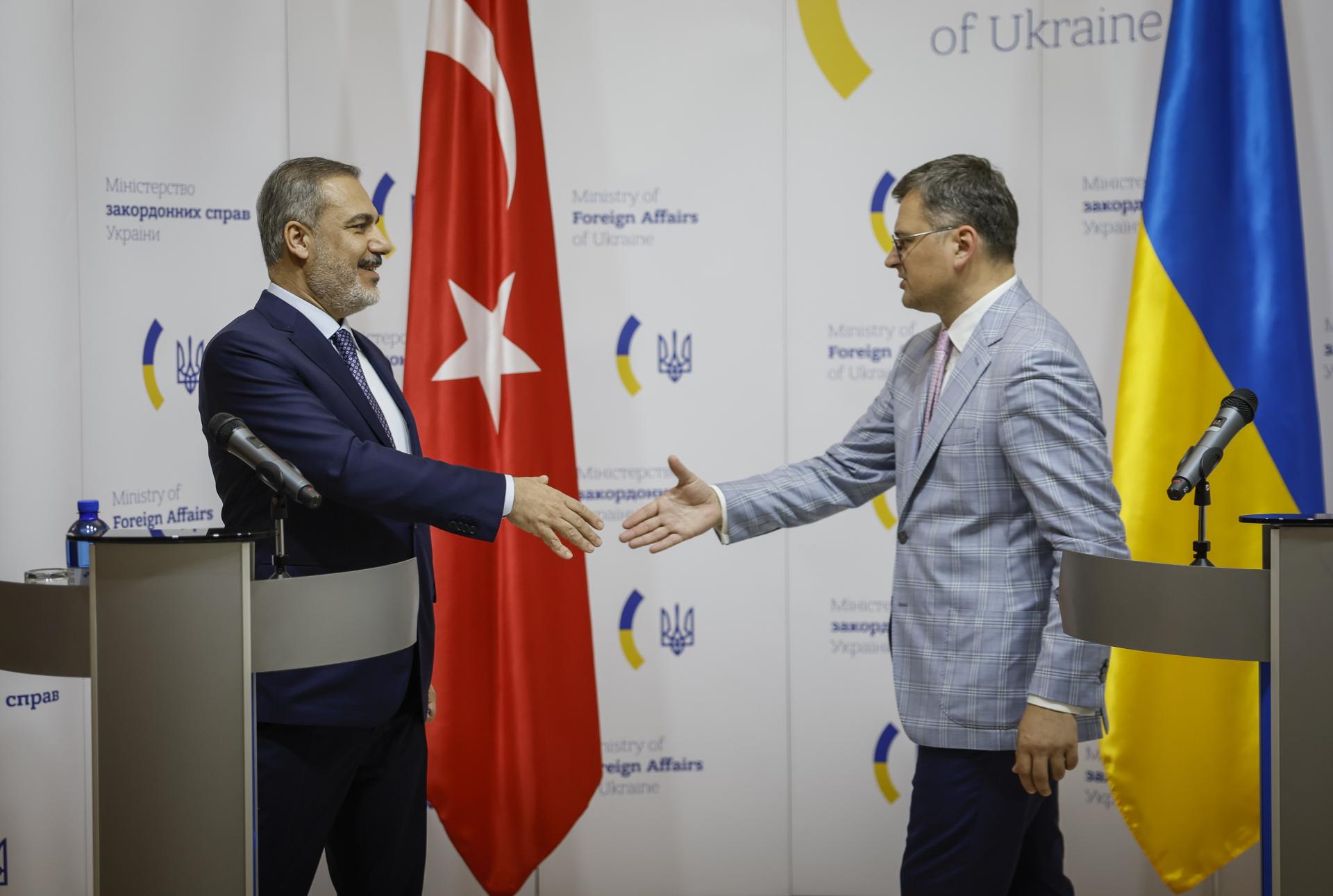Turecko chce obnoviť pôvodnú ukrajinsko-ruskú obilnú dohodu, ktorú Moskva neobnovila. Odmieta alternatívy