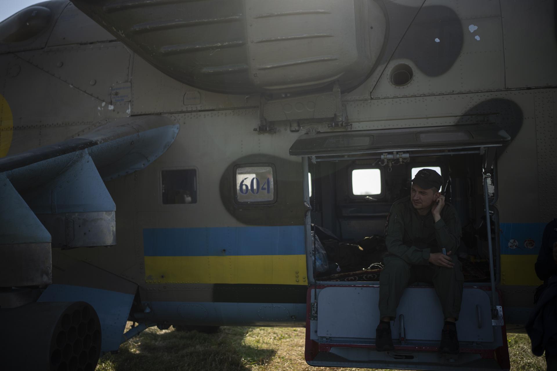 Na Ukrajine zahynulo pri páde dvoch vrtuľníkov šesť pilotov, plnili bojovú úlohu