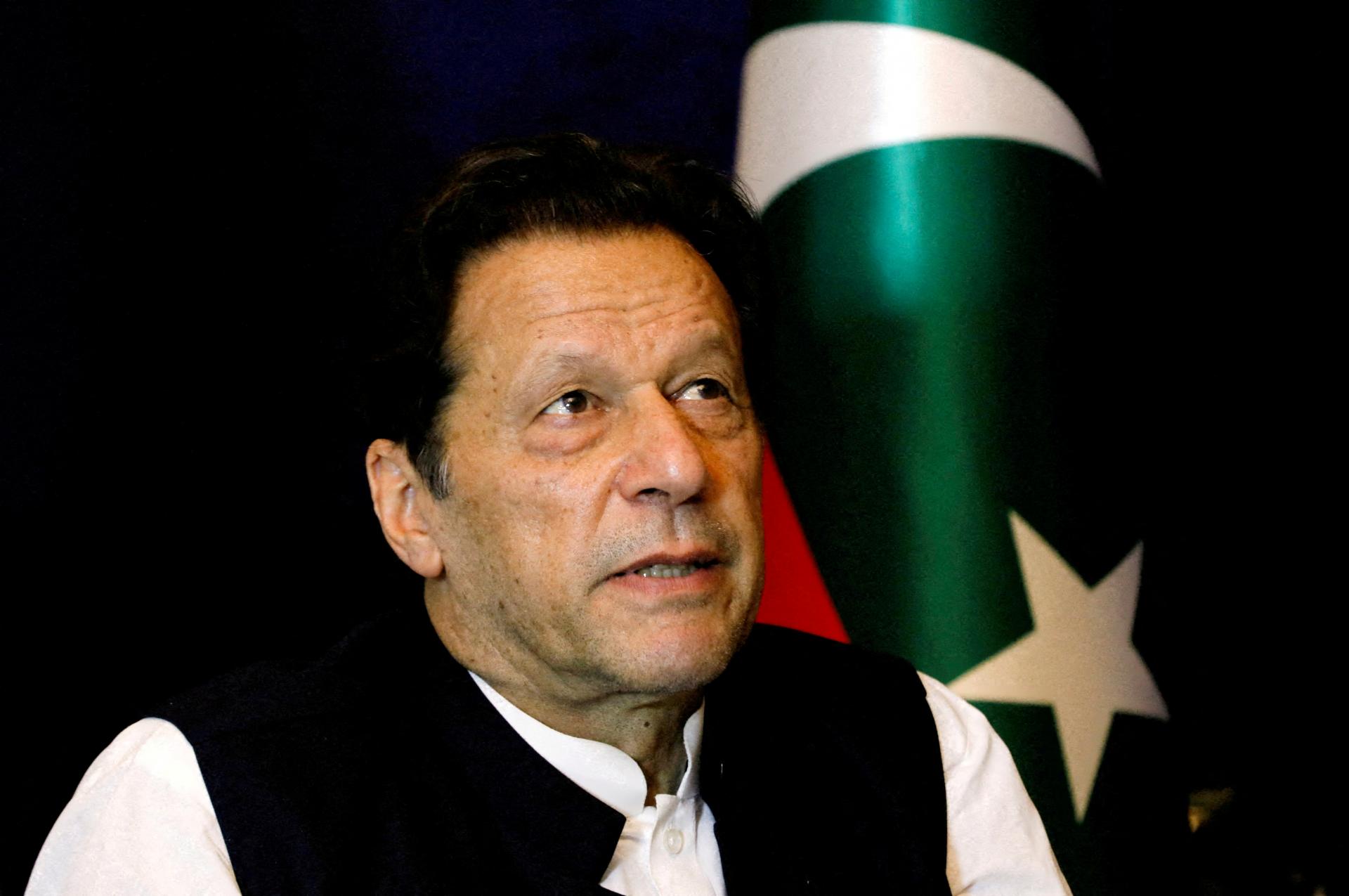 Pakistanský expremiér Imran Chán zostane ďalšie dva týždne vo väzbe