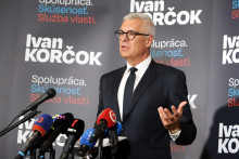 Ivan Korčok počas tlačovej konferencie k budúcoročným prezidentských voľbám 30. augusta 2023 v Banskej Bystrici. FOTO: TASR/Ján Krošlák