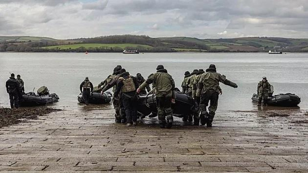 Spoločné cvičenie britských commandos a ukrajinských špeciálnych síl. FOTO: Royal Navy