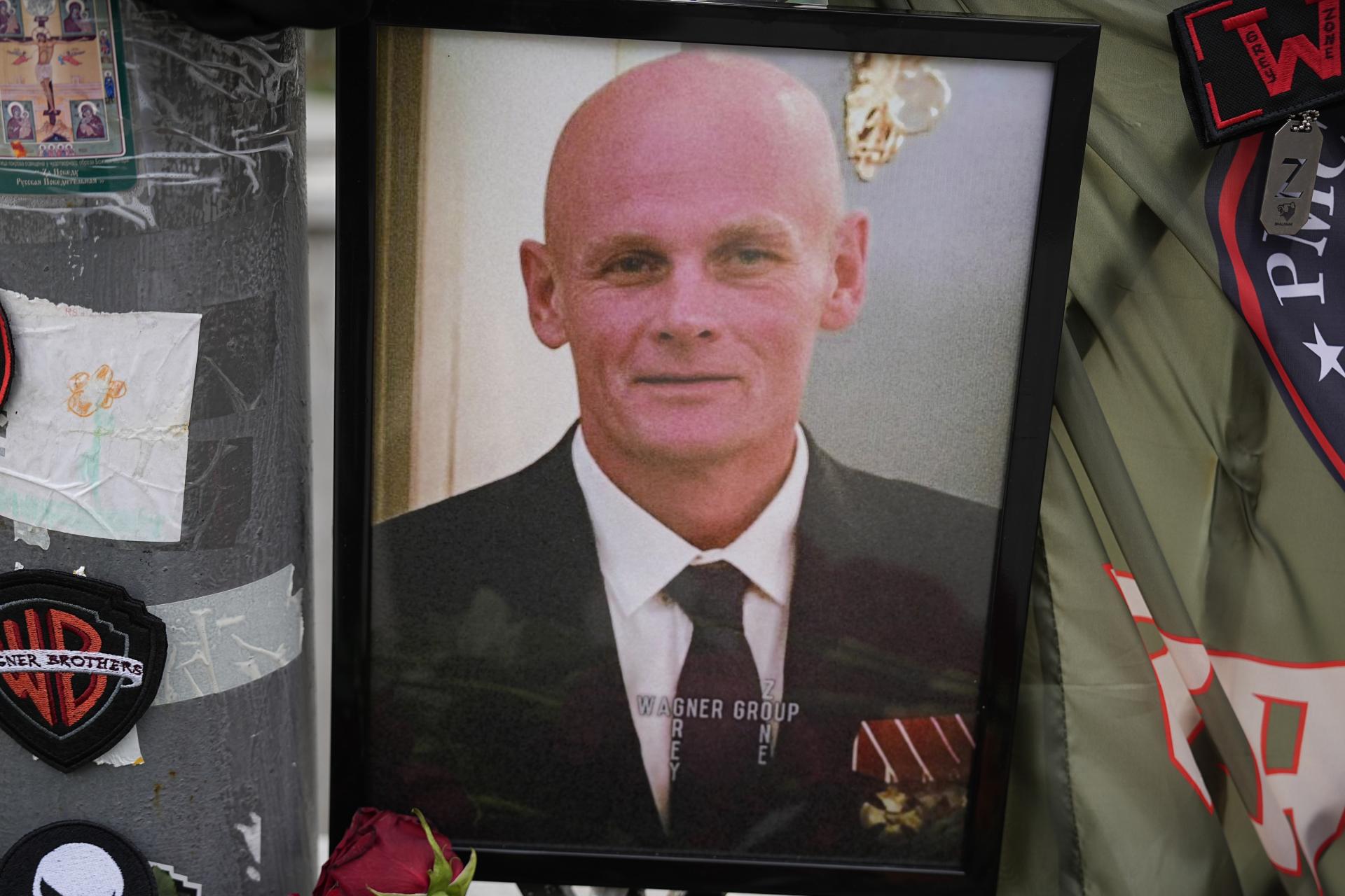 Prigožinov spolupracovník Utkin mal pohreb s vojenskými poctami