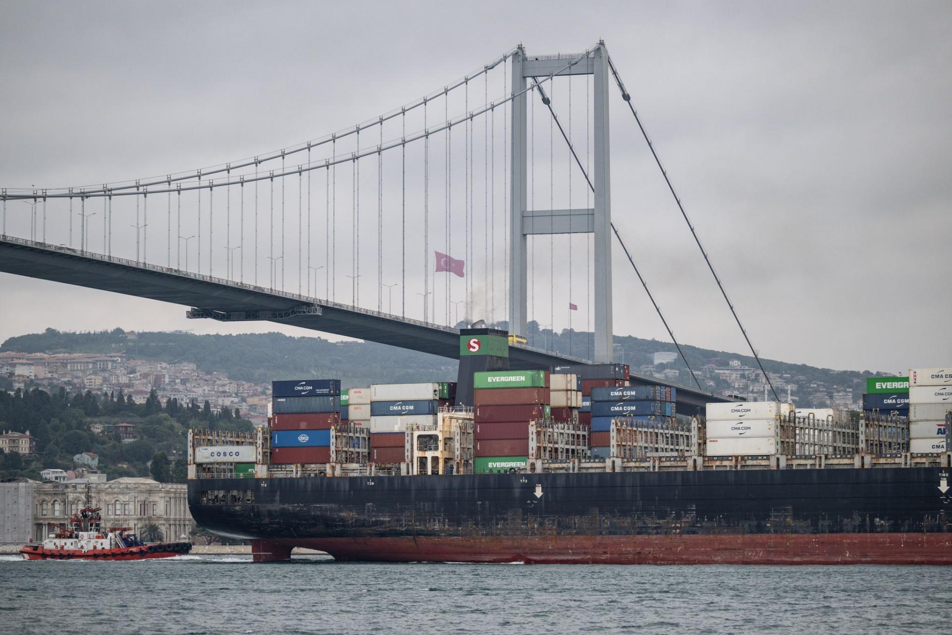 Dve nákladné lode sa úspešne preplavili cez Čierne more. Napriek nebezpečenstvu po konci obilnej dohody