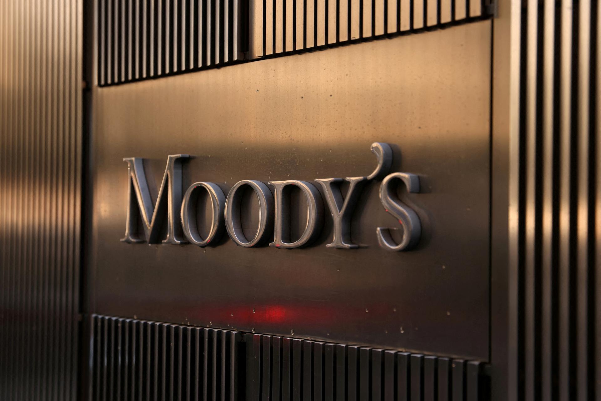 Moody‘s zvýšila prognózu rastu ekonomiky USA v tomto roku na takmer dve percentá, Číne znížila vyhliadky