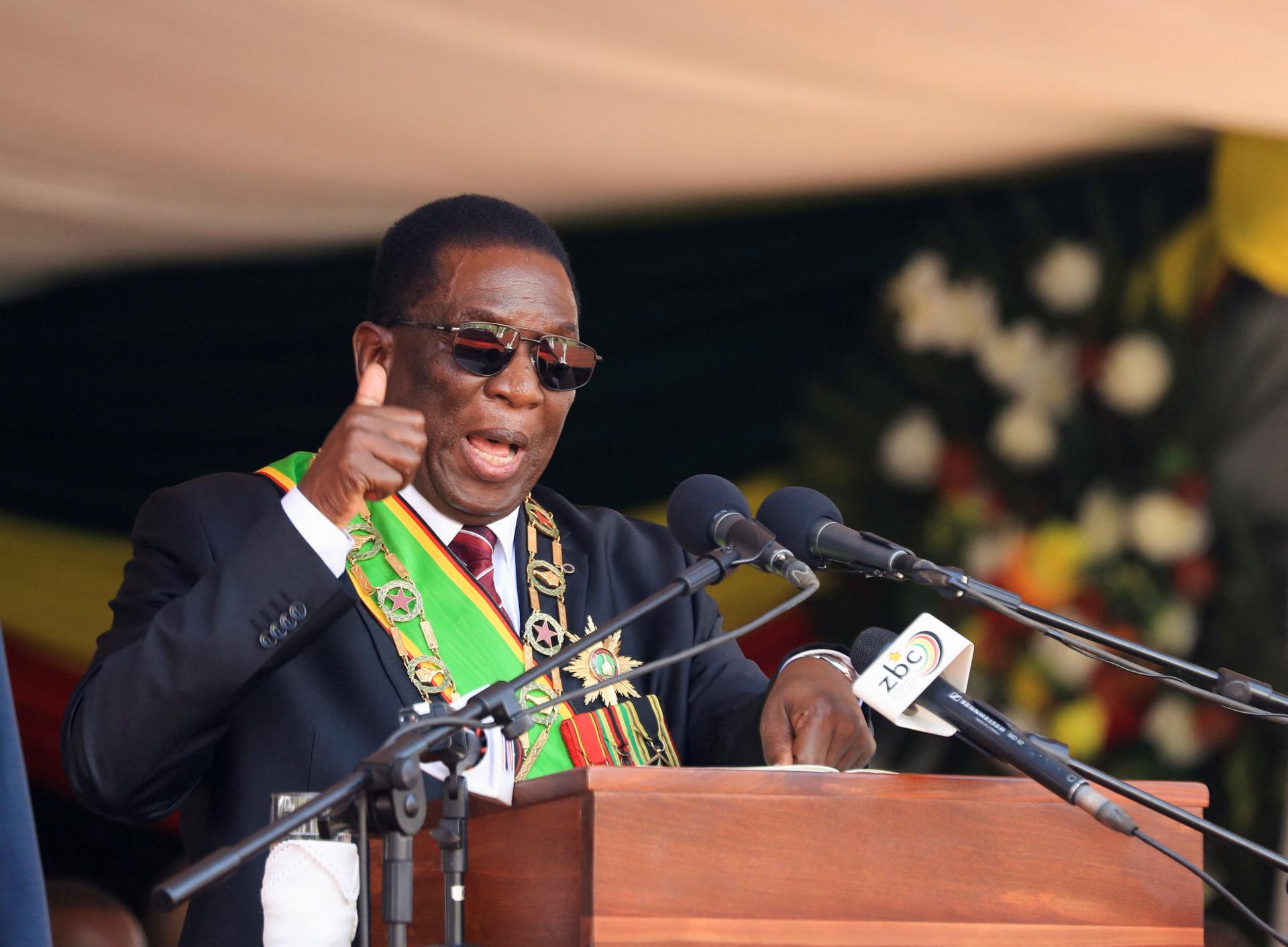 Prezident Zimbabwe Mnangagwa zložil prísahu po sporných voľbách