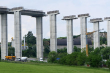 Na snímke úsek D1 Lietavská Lúčka – Dubná Skala vrátane Tunela Višňové. FOTO: TASR/E. Ďurčová