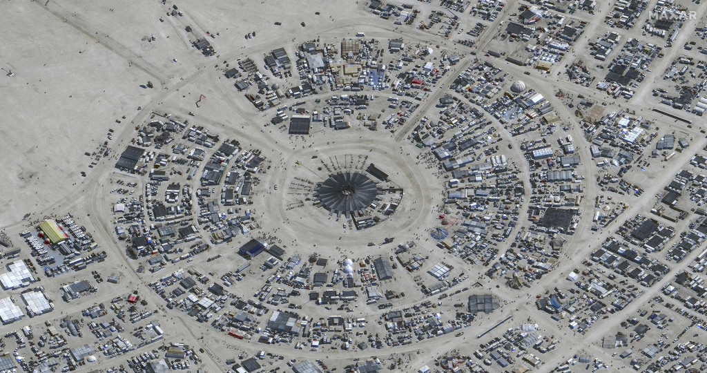 Na satelitnej snímke pohľad na festival Burning Man v americkom Black Rock. FOTO: TASR/AP: