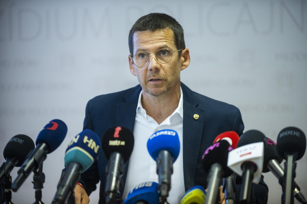 Prezident Policajn&eacute;ho zboru &Scaron;tefan Hamran počas tlačovej konferencie na t&eacute;mu neleg&aacute;lna migr&aacute;cia. FOTO: TASR/Jakub Kotian
