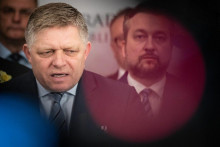 Ak sa Robert Fico opäť vráti k moci, John Kampfner varuje, že EÚ a NATO by mohli mať vo svojich radoch nového ”troublemakera” typu Viktora Orbána. FOTO: Profimedia