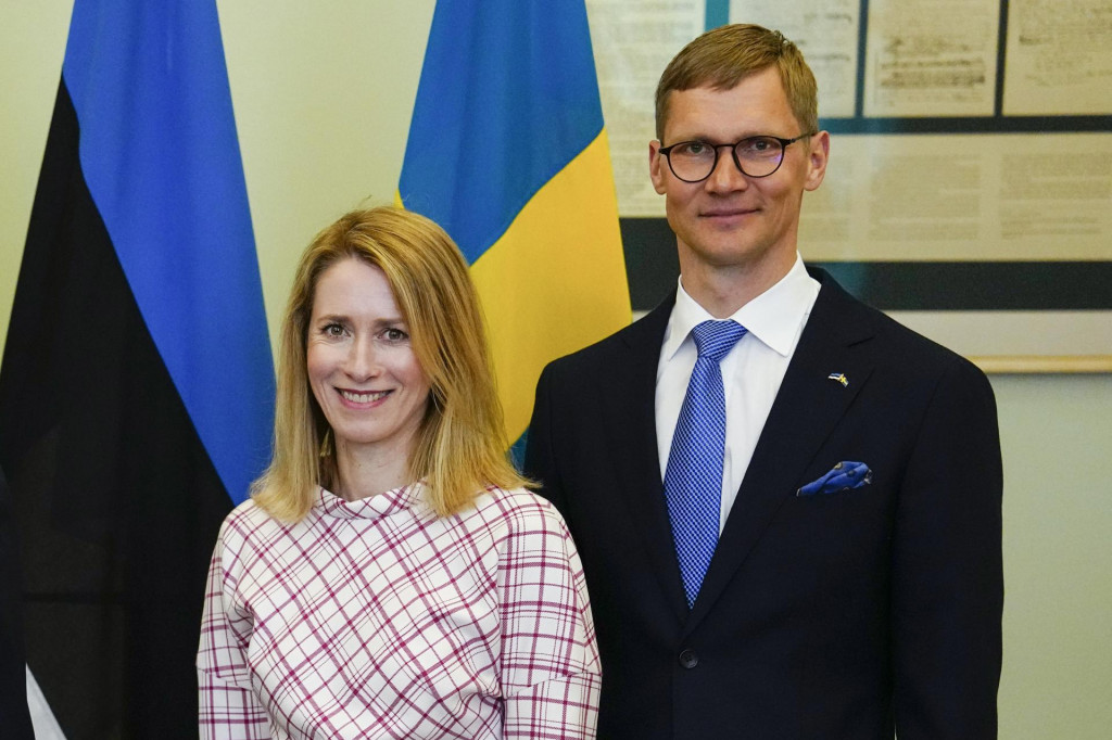 Estónska premiérka Kaja Kallasová a jej manžel Arvo Hallik. FOTO TASR/AP
