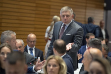 Na snímke poslanec parlamentu Robert Fico zo Smeru počas mimoriadnej schôdze. FOTO: TASR/P.Neubauer