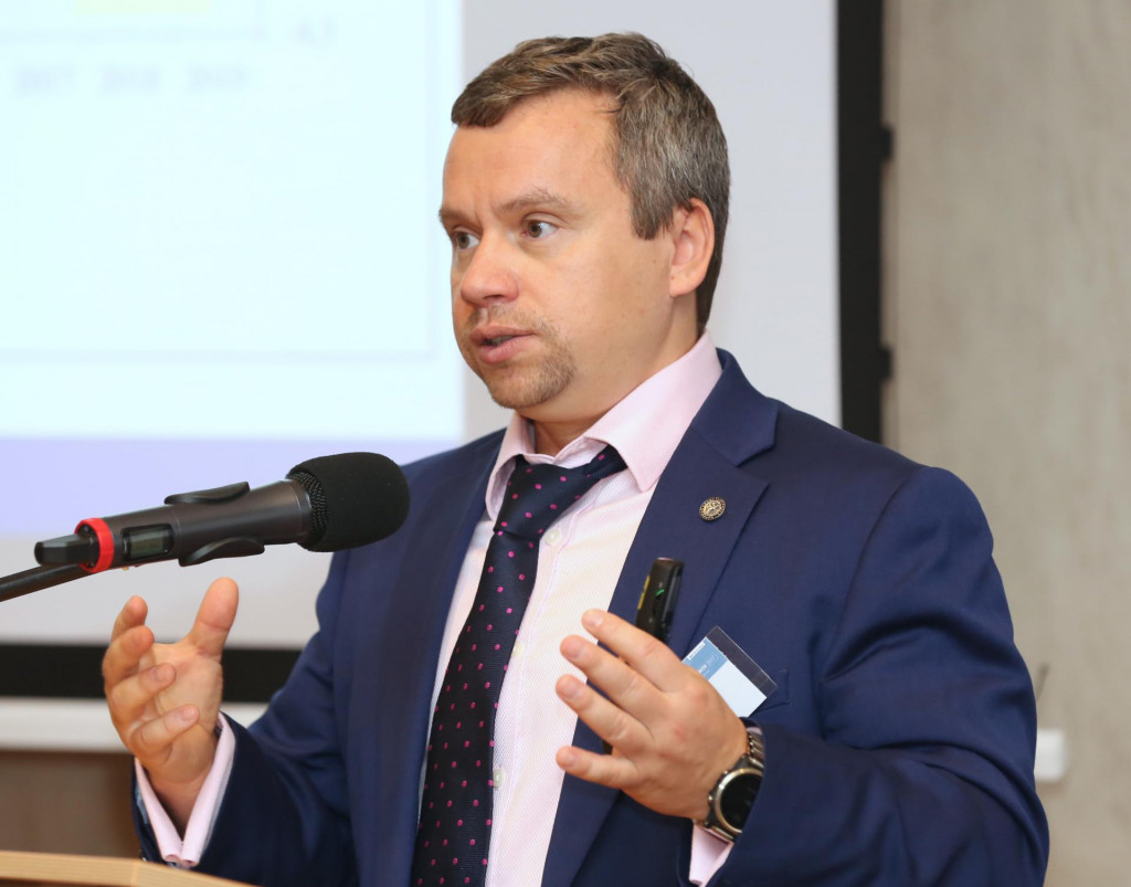 Predseda Rady pre rozpočtov&uacute; zodpovednosť J&aacute;n T&oacute;th. FOTO: HN/Peter Mayer