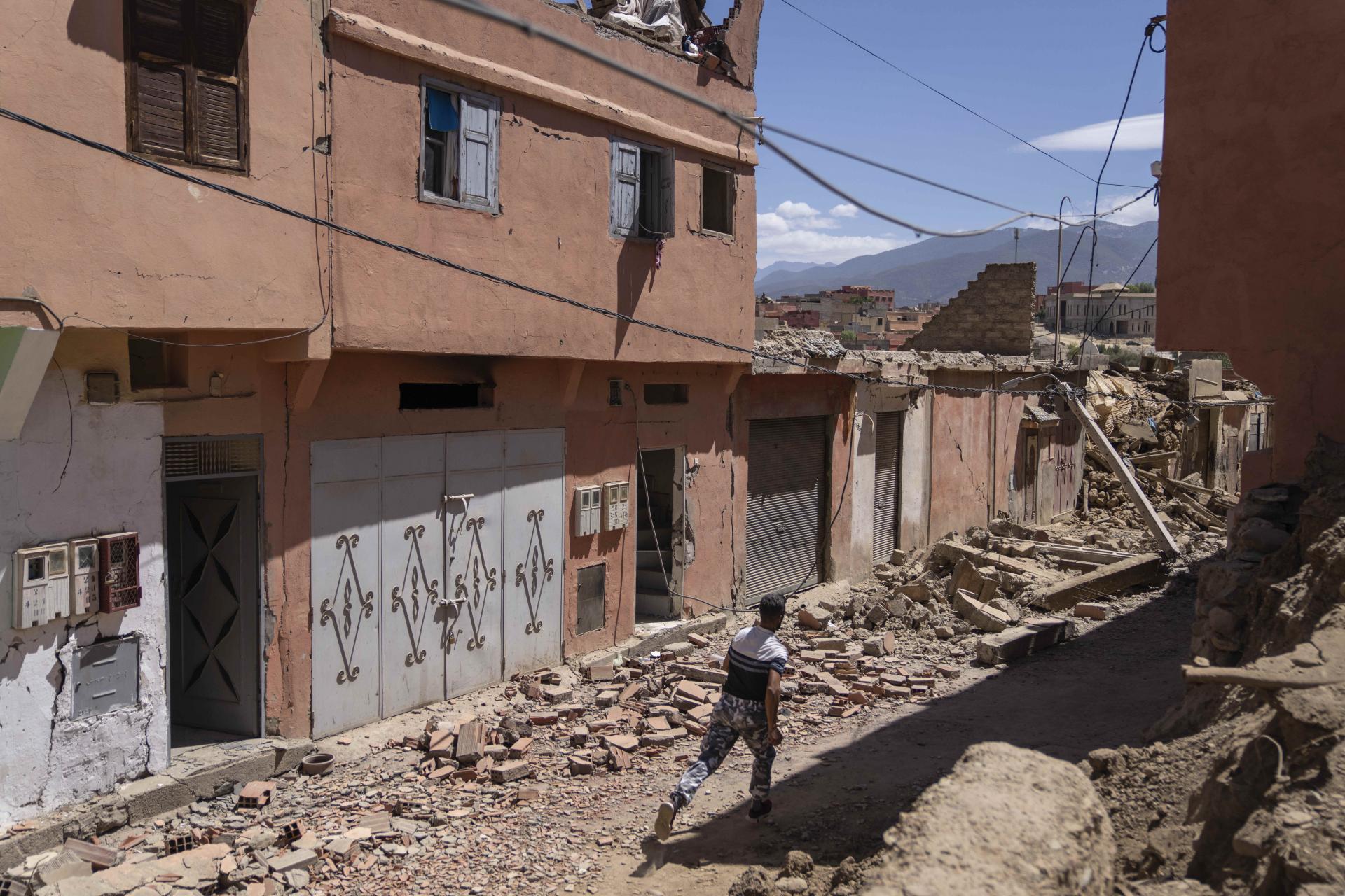 Najtragickejšie zemetrasenie za 60 rokov. V Maroku je takmer 2500 mŕtvych, záchranári prehľadávajú sutiny