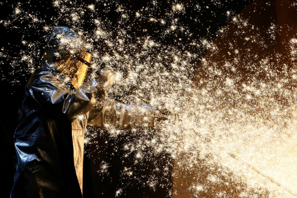 Výroba v oceliarni ThyssenKrupp v Duisburgu. FOTO: Reuters