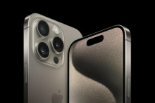Dva najvybavenejšie smartfóny od Apple iPhone 15 Pro a 15 Pro Max prichádzajú v uhlopriečkach displeja o veľkosti 6,1 palca a 6,7 palca.