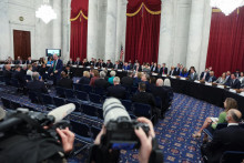 Poprední americkí technologickí lídri hovoria o umelej inteligencii pre všetkých amerických senátorov v Kapitole USA vo Washingtone. FOTO: Reuters