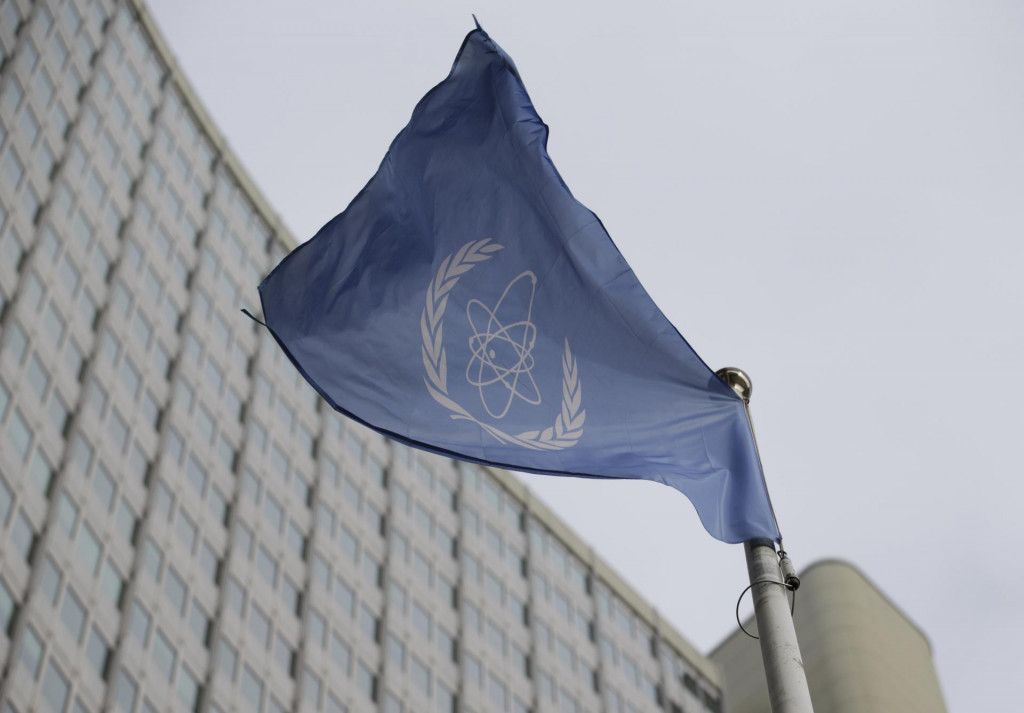 Vlajka Medzinárodnej agentúry pre atómovú energiu. FOTO: TASR/AP