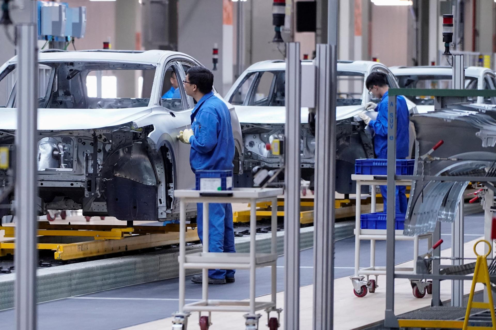 Peking kritizuje rozhodnutie Eurokomisie vyšetrovať čínskych výrobcov elektromobilov, zhorší to vzťahy