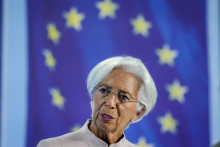 Prezidentka Európskej centrálnej banky Christine Lagardeov na tlačovej konferencii vo Frankfurte. FOTO: TASR/AP
