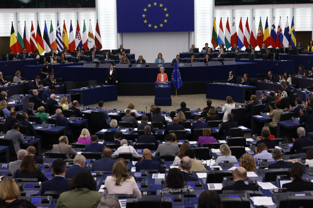 Predsedníčka Európskej komisie Ursula von der Leyenová prednáša záverečný prejav o stave Európskej únie pred budúcoročnými voľbami do Európskeho parlamentu dňa 13. septembra 2023 v Štrasburgu. FOTO: TASR
